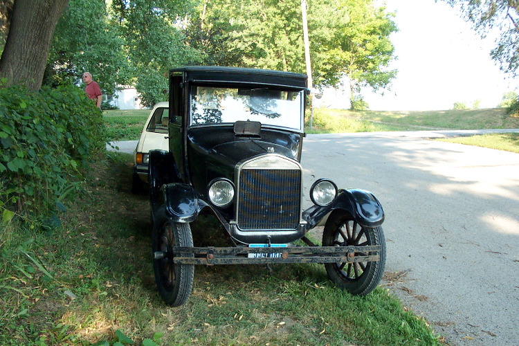 Model T and Larry